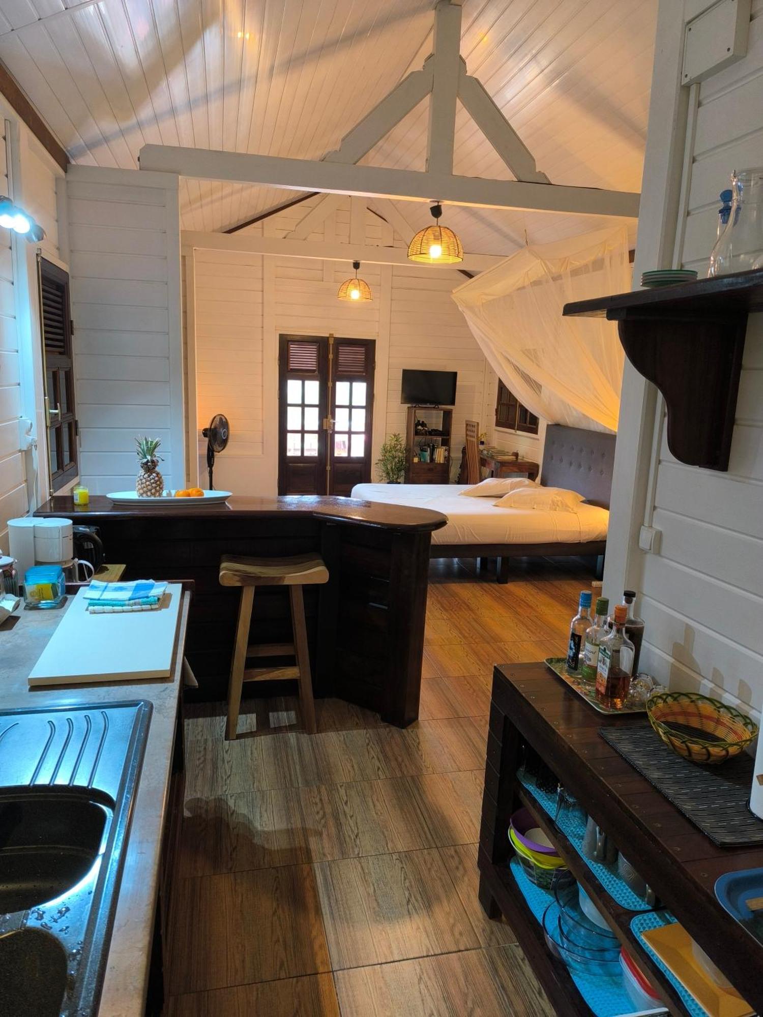 Studio Brazilia Bois Et Nature, Terrasse Avec Vue Sur Les Pitons Le Robert Exterior photo