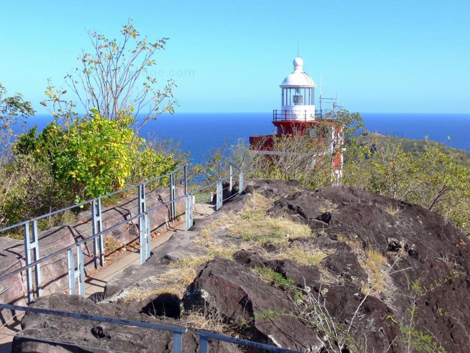 Studio Brazilia Bois Et Nature, Terrasse Avec Vue Sur Les Pitons Le Robert Exterior photo